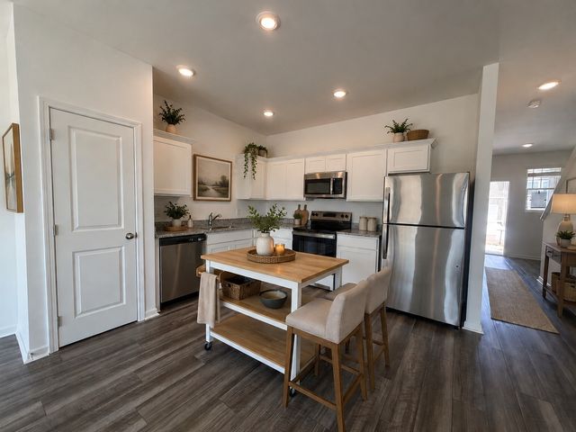 224 Darlington Dr, Dickson, TN 37055
