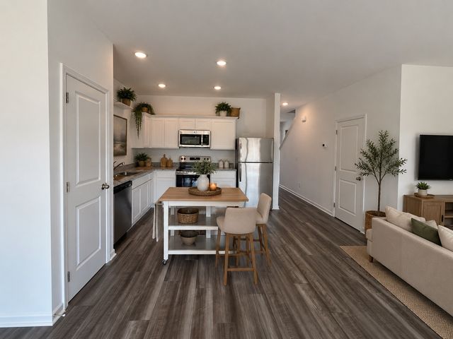 224 Darlington Dr, Dickson, TN 37055