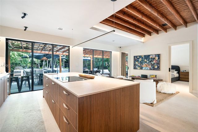 1735 Michigan Ave, Miami Beach, FL 33139