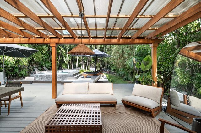 1735 Michigan Ave, Miami Beach, FL 33139