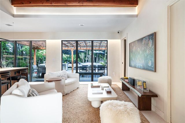 1735 Michigan Ave, Miami Beach, FL 33139