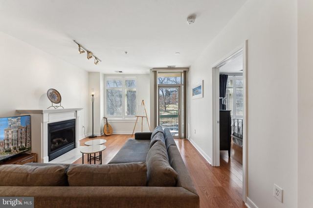 4025 Connecticut Ave NW Apt 205, Washington, DC 20008
