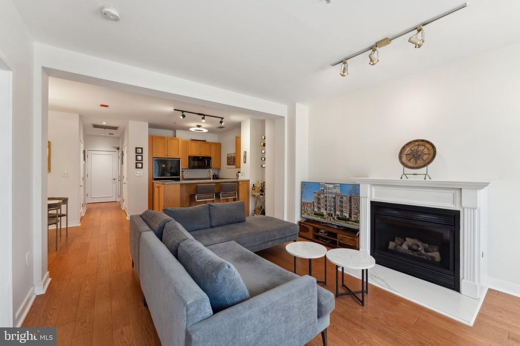 4025 Connecticut Ave NW Apt 205, Washington, DC 20008