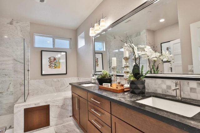 2986 Valley Of Hearts Del Place, San Jose, CA 95136