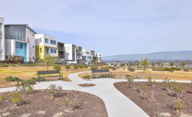 2986 Valley Of Hearts Del Place, San Jose, CA 95136