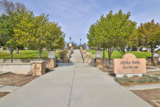 2986 Valley Of Hearts Del Place, San Jose, CA 95136