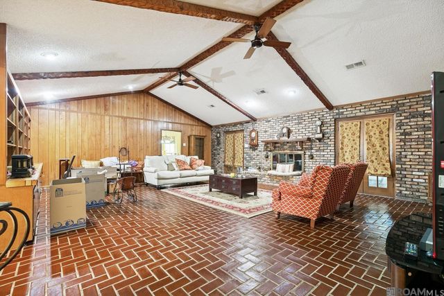 2147 Capri Dr, Baton Rouge, LA 70815