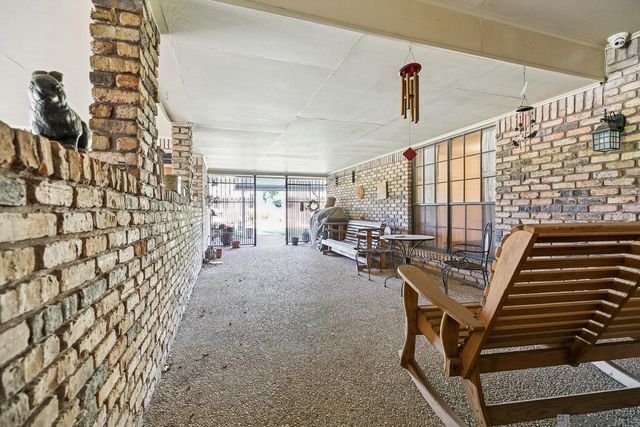 2147 Capri Dr, Baton Rouge, LA 70815