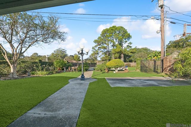 2147 Capri Dr, Baton Rouge, LA 70815