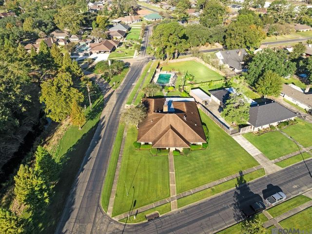 2147 Capri Dr, Baton Rouge, LA 70815