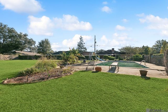 2147 Capri Dr, Baton Rouge, LA 70815