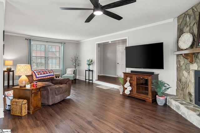 100 De Kalb Drive, Greer, SC 29650