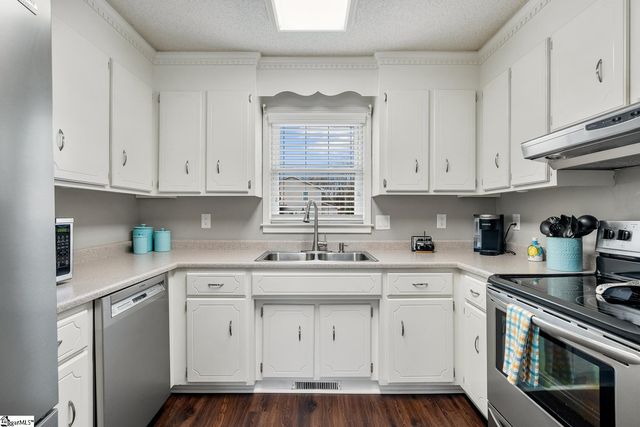 100 De Kalb Drive, Greer, SC 29650