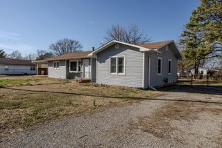 1451 W 5th Street, West Plains, MO 65775