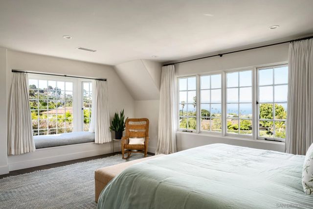 6714 Muirlands, La Jolla, CA 92037