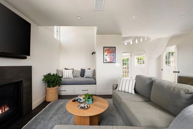 6714 Muirlands, La Jolla, CA 92037