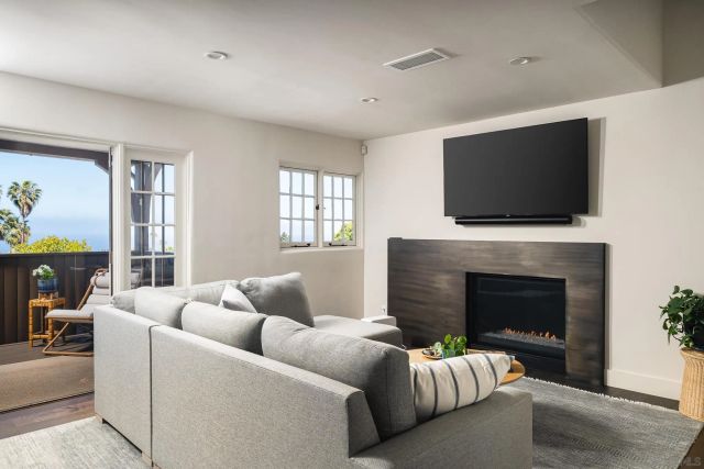 6714 Muirlands, La Jolla, CA 92037