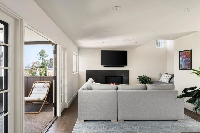 6714 Muirlands, La Jolla, CA 92037