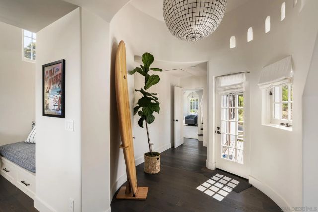 6714 Muirlands, La Jolla, CA 92037