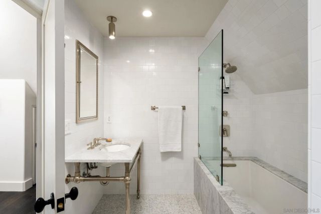 6714 Muirlands, La Jolla, CA 92037