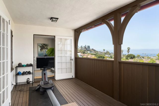 6714 Muirlands, La Jolla, CA 92037