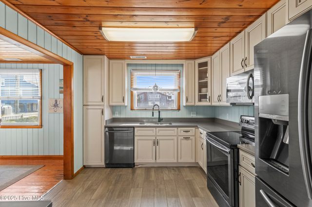 1301 Carolina Beach Avenue, Carolina Beach, NC 28428