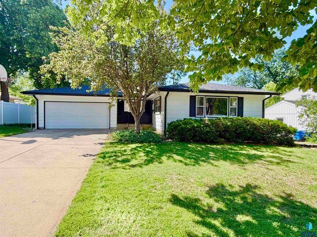 2505 W Oak St Street, Sioux Falls, SD 57105