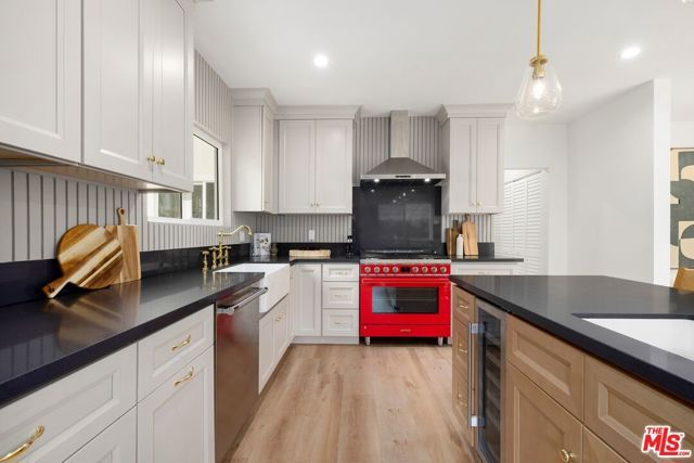 1337 N Orange Grove Avenue, West Hollywood, CA 90046