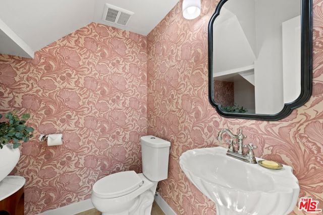 1337 N Orange Grove Avenue, West Hollywood, CA 90046