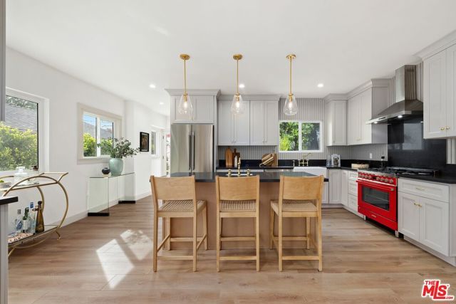 1337 N Orange Grove Avenue, West Hollywood, CA 90046