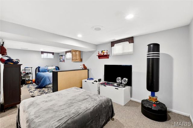 927 Lanyard Lane, Kirkwood, MO 63122