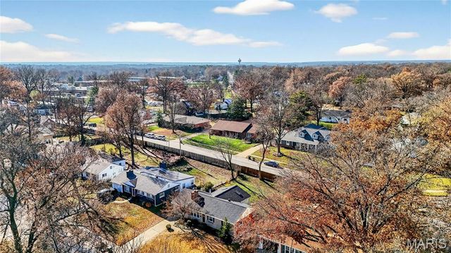 927 Lanyard Lane, Kirkwood, MO 63122