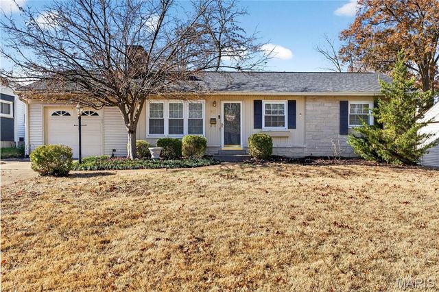 927 Lanyard Lane, Kirkwood, MO 63122