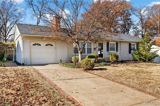 927 Lanyard Lane, Kirkwood, MO 63122