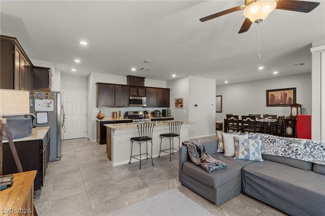 7215 Dazzle Point Street, North Las Vegas, NV 89084