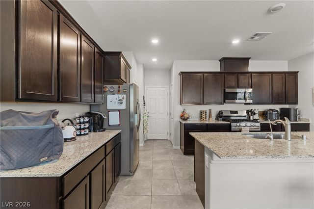 7215 Dazzle Point Street, North Las Vegas, NV 89084