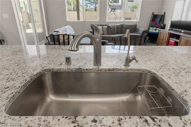 7215 Dazzle Point Street, North Las Vegas, NV 89084