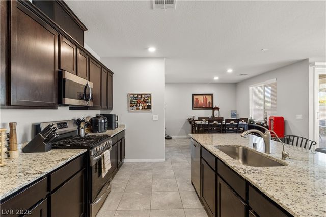 7215 Dazzle Point Street, North Las Vegas, NV 89084