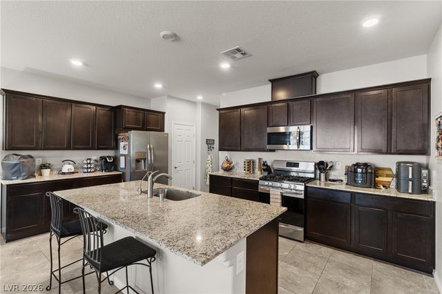 7215 Dazzle Point Street, North Las Vegas, NV 89084