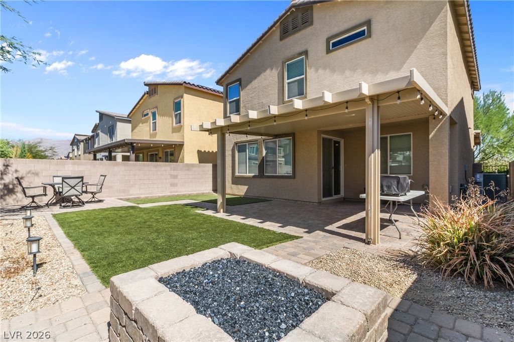 7215 Dazzle Point Street, North Las Vegas, NV 89084