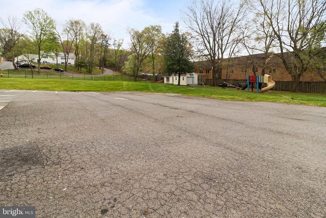 5001 BACKLICK RD, Annandale, VA 22003