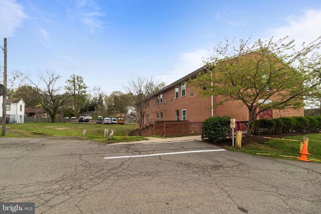 5001 BACKLICK RD, Annandale, VA 22003