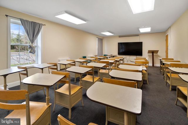 5001 BACKLICK RD, Annandale, VA 22003