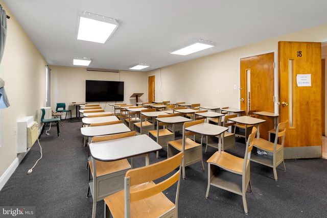 5001 BACKLICK RD, Annandale, VA 22003