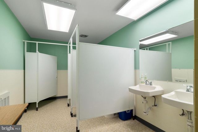 5001 BACKLICK RD, Annandale, VA 22003