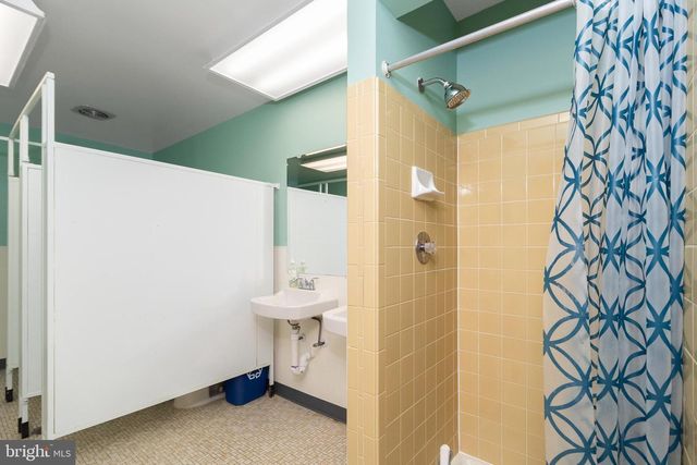 5001 BACKLICK RD, Annandale, VA 22003