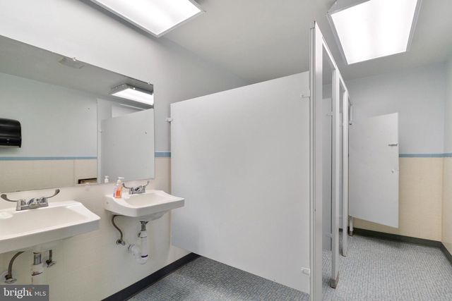 5001 BACKLICK RD, Annandale, VA 22003