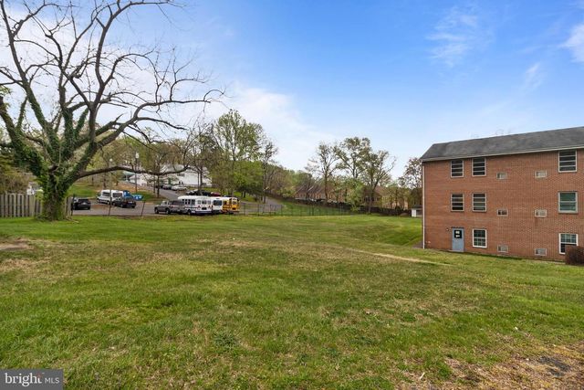 5001 BACKLICK RD, Annandale, VA 22003