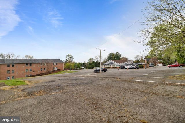 5001 BACKLICK RD, Annandale, VA 22003