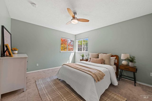 8155 W Burntree Ct, Boise, ID 83704